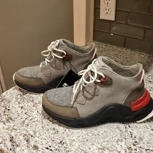 6.5 Sorel Women's Kinetic Rngd Caribou Boot.